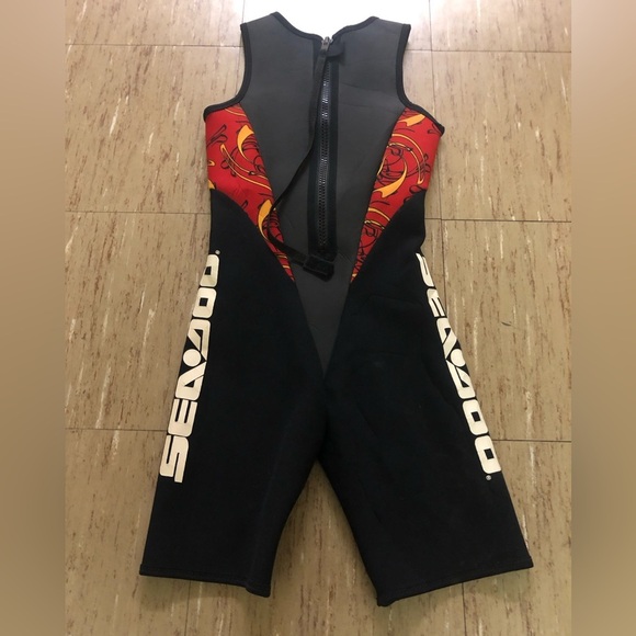 Sea Doo Shortie Wetsuit Black Red Yellow Womens 10 Nylon - Picture 6 of 8